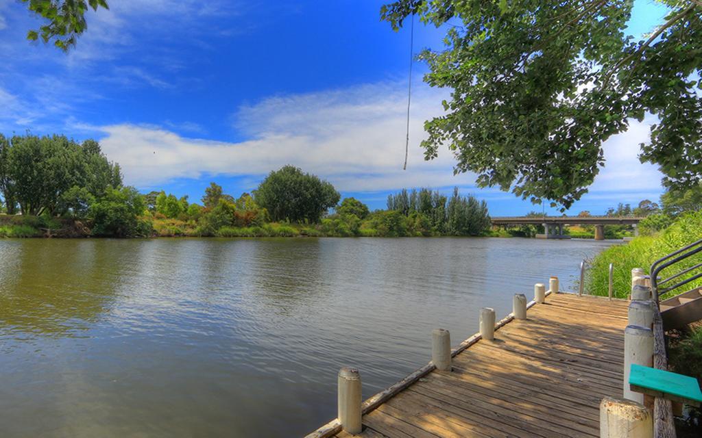 Nrma Bairnsdale Riverside Holiday Park ภายนอก รูปภาพ