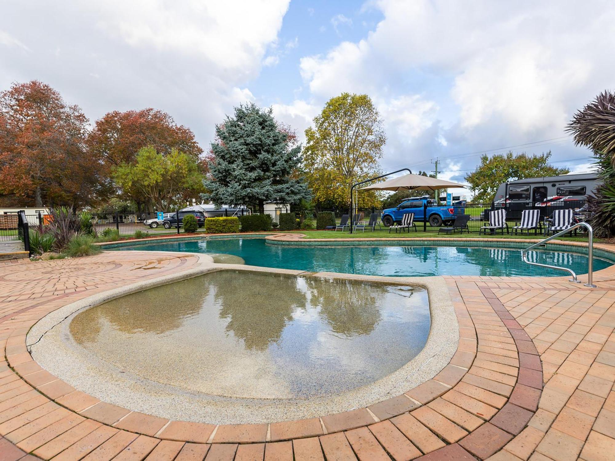 Nrma Bairnsdale Riverside Holiday Park ภายนอก รูปภาพ