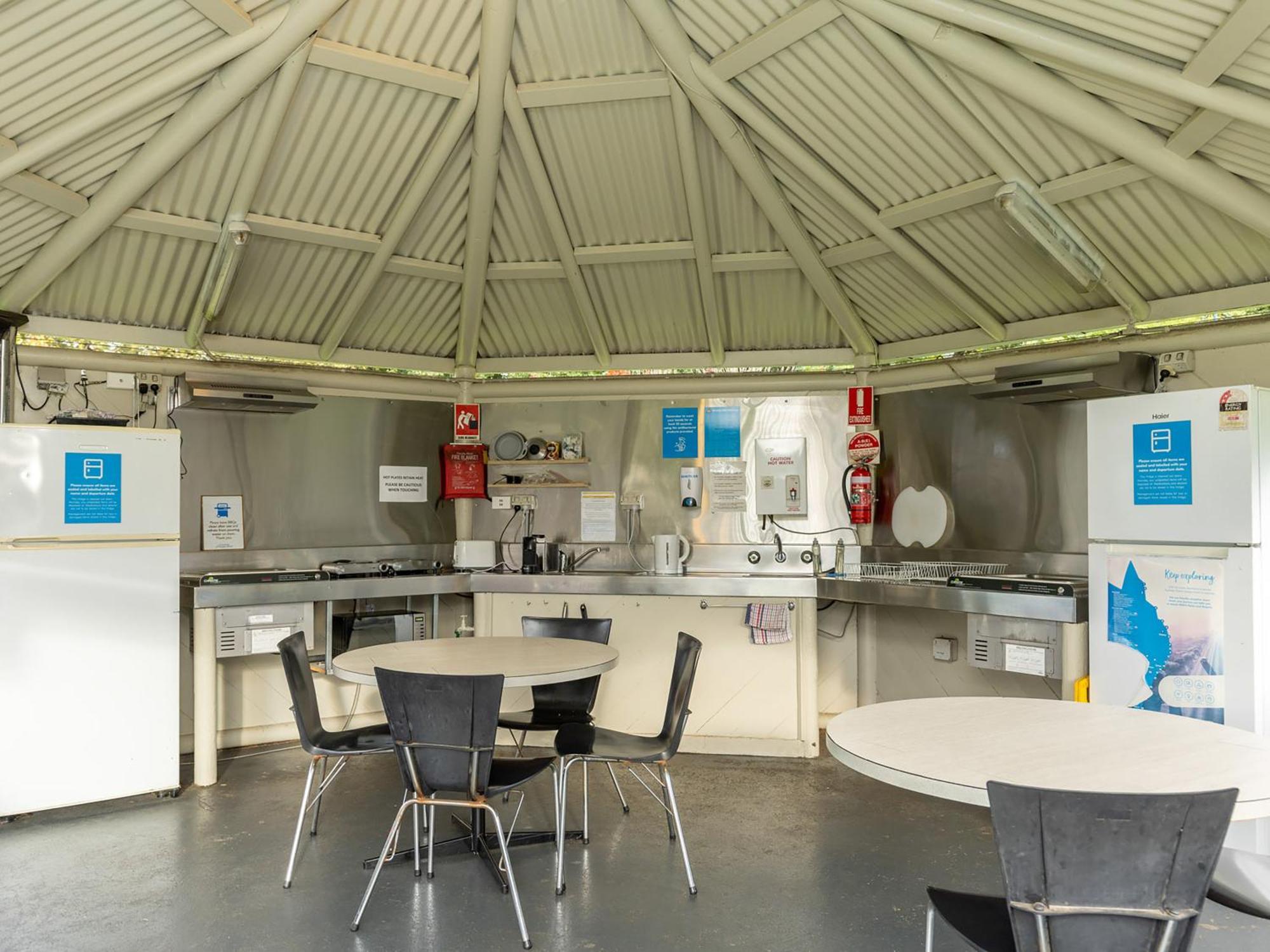 Nrma Bairnsdale Riverside Holiday Park ภายนอก รูปภาพ