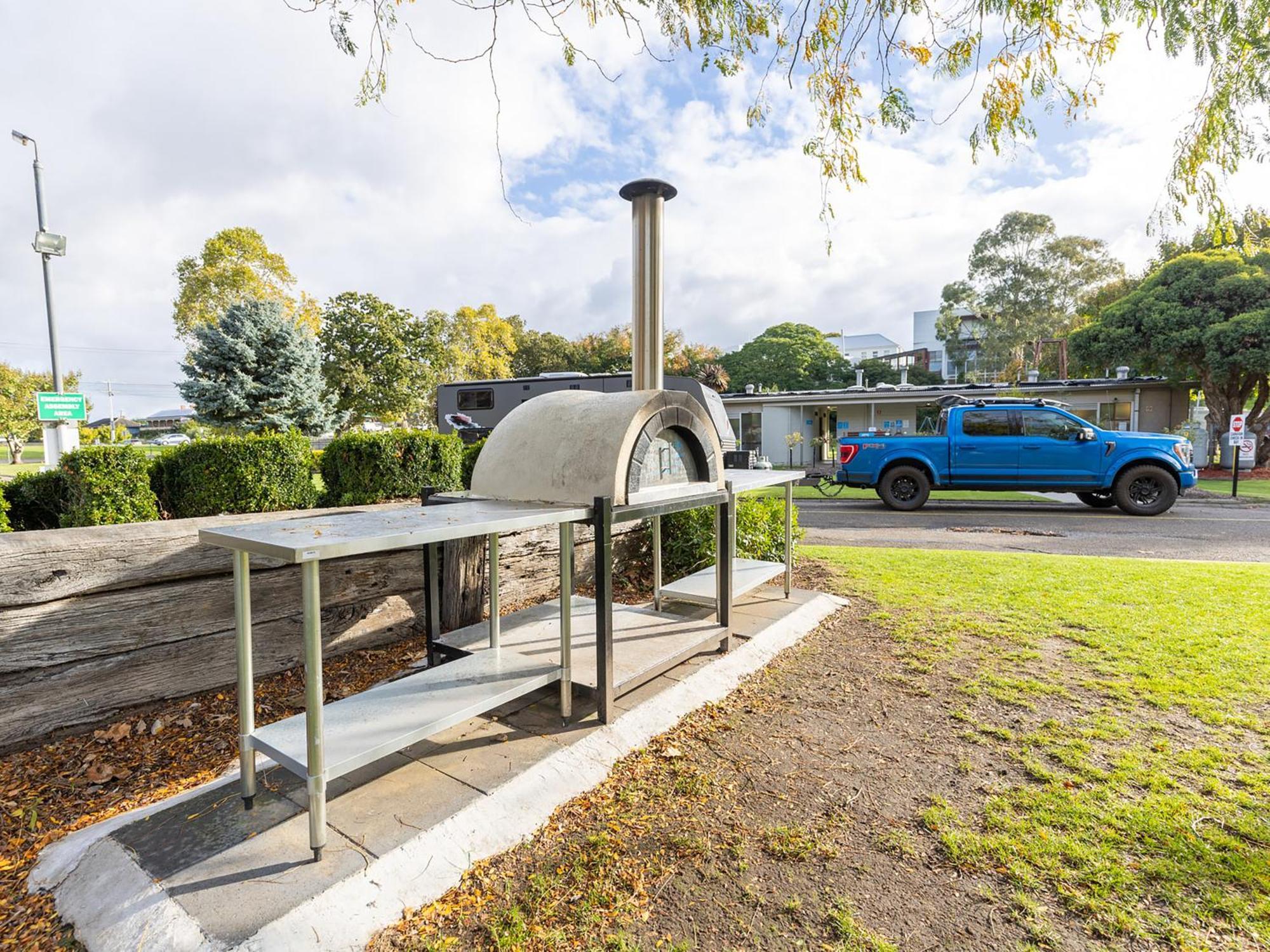 Nrma Bairnsdale Riverside Holiday Park ภายนอก รูปภาพ