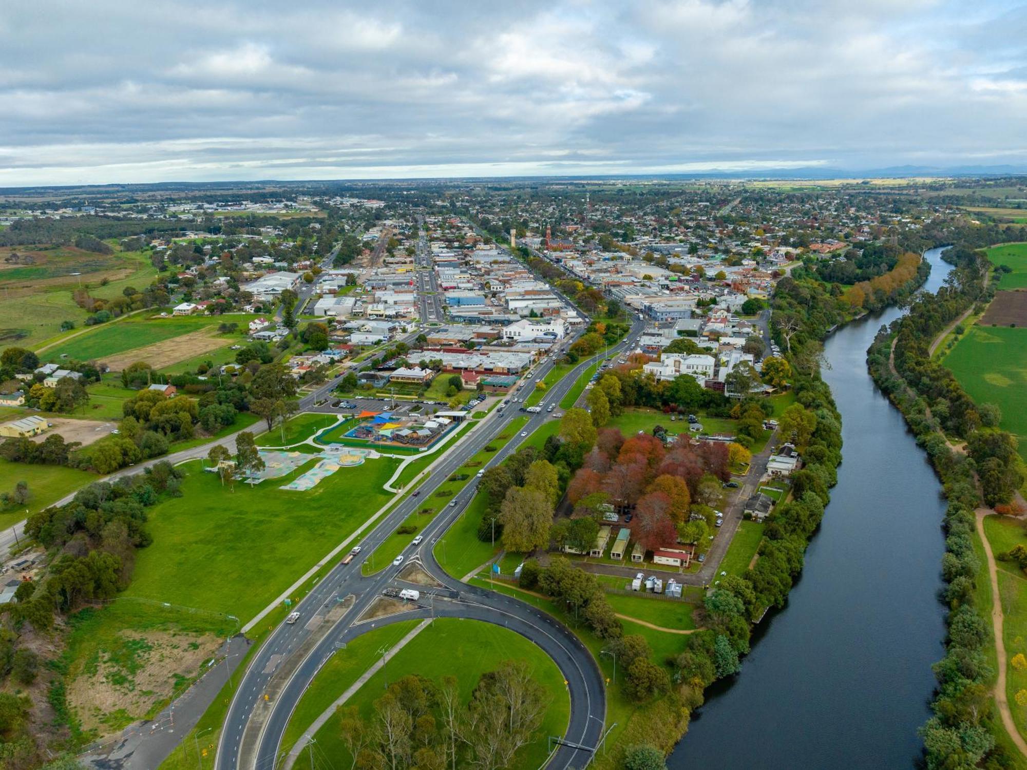 Nrma Bairnsdale Riverside Holiday Park ภายนอก รูปภาพ