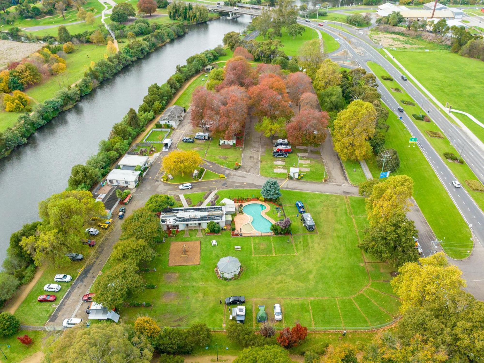 Nrma Bairnsdale Riverside Holiday Park ภายนอก รูปภาพ