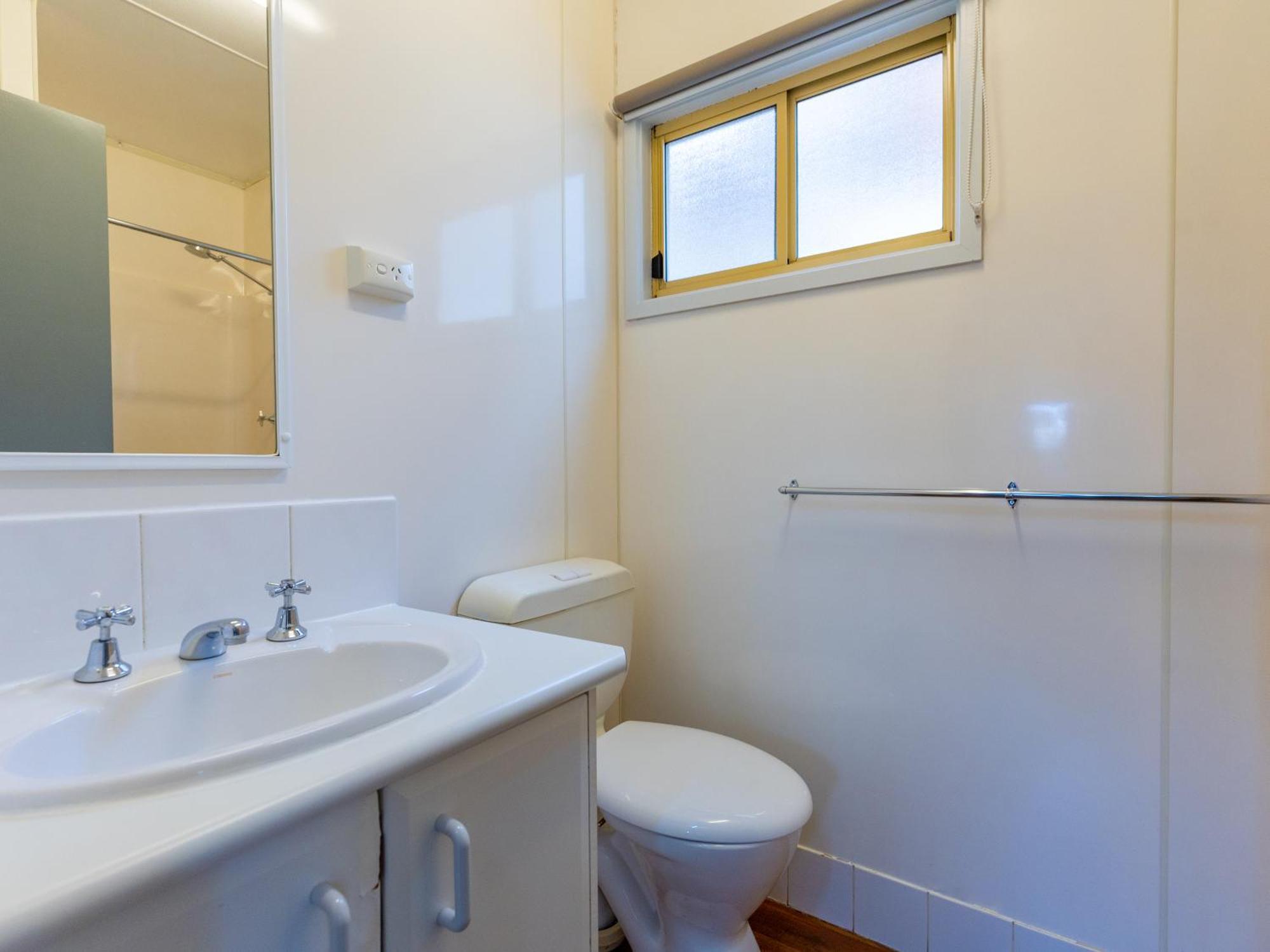 Nrma Bairnsdale Riverside Holiday Park ห้อง รูปภาพ