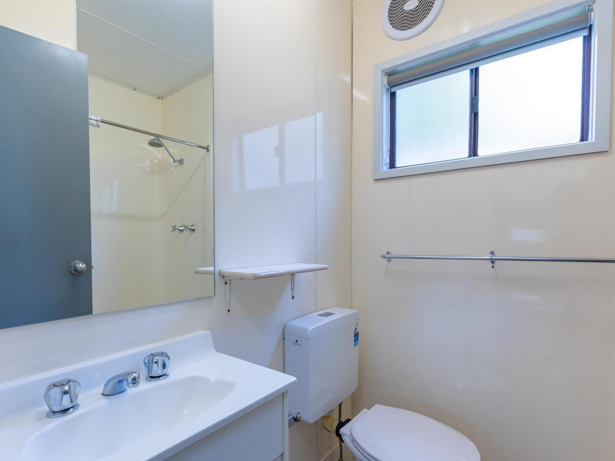 Nrma Bairnsdale Riverside Holiday Park ห้อง รูปภาพ
