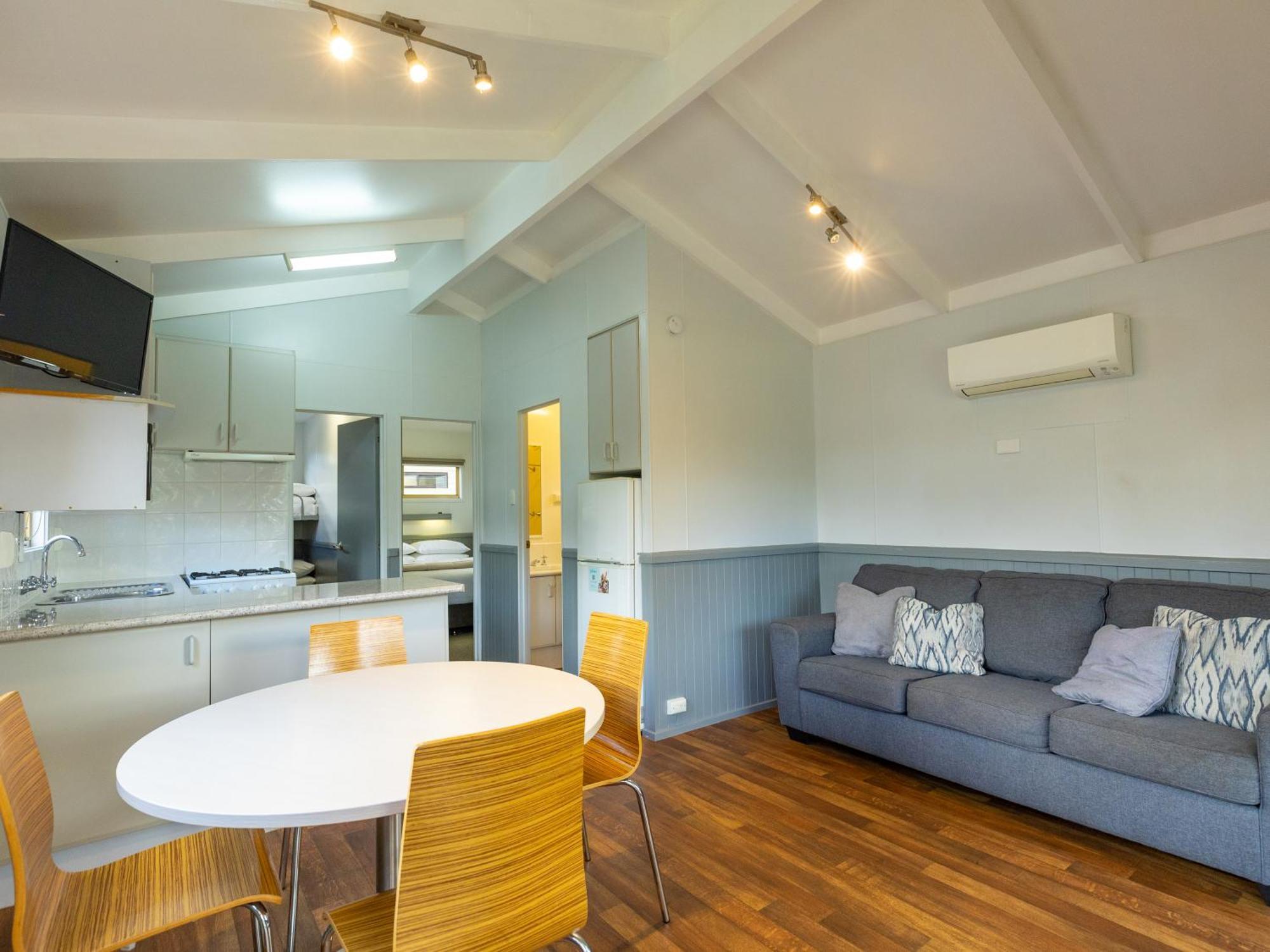 Nrma Bairnsdale Riverside Holiday Park ห้อง รูปภาพ