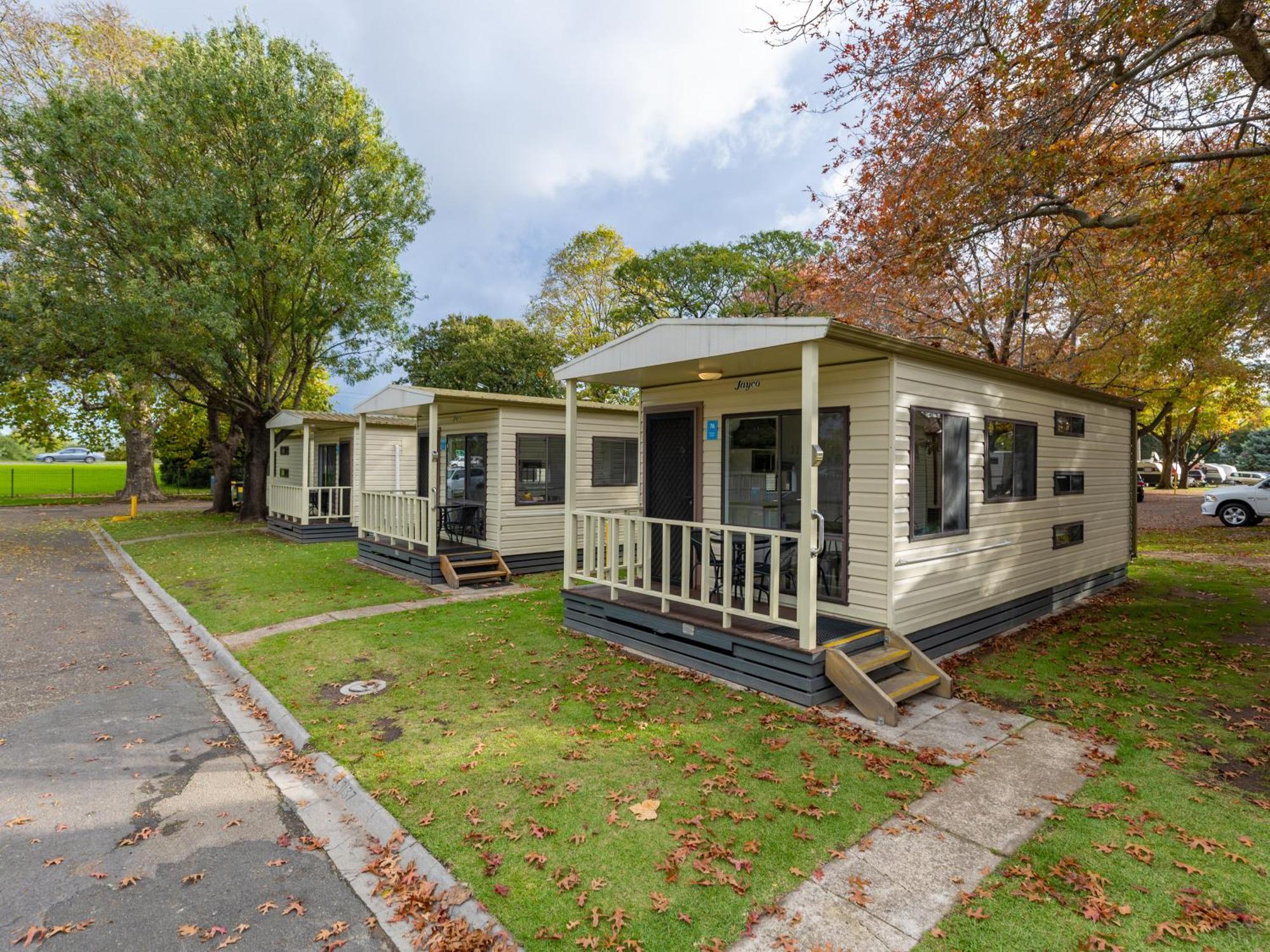 Nrma Bairnsdale Riverside Holiday Park ห้อง รูปภาพ