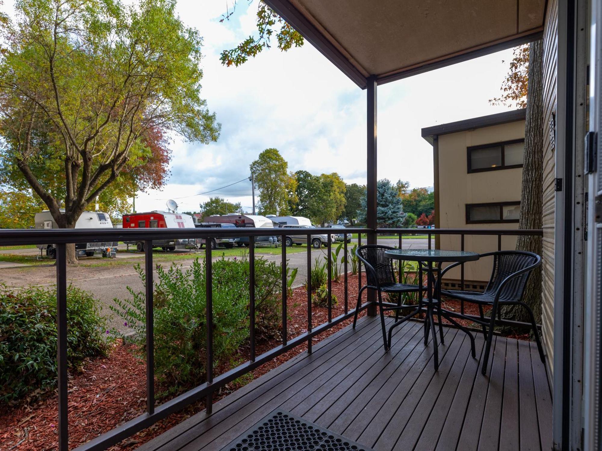 Nrma Bairnsdale Riverside Holiday Park ห้อง รูปภาพ